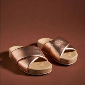 Seychelles Heartfelt Metallic Slide Sandal Rose Gold Size 8 NWT